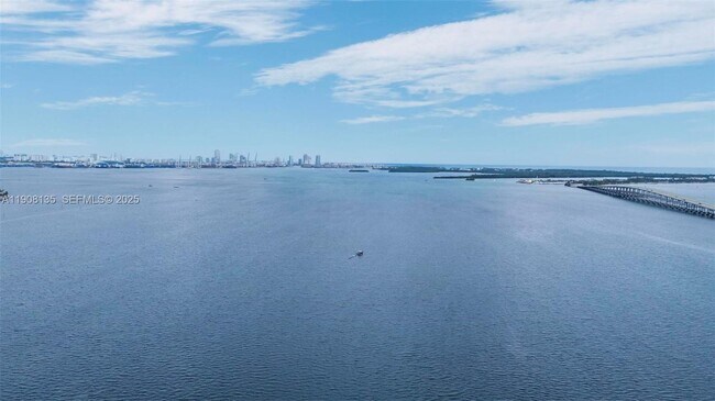 Building Photo - 2333 Brickell Ave