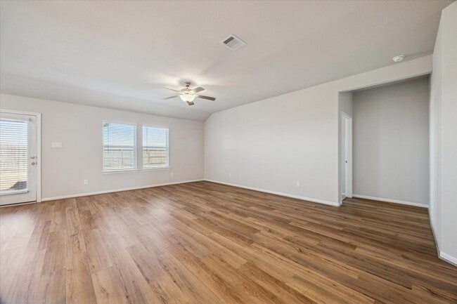 Building Photo - 10008 Deussen Ln