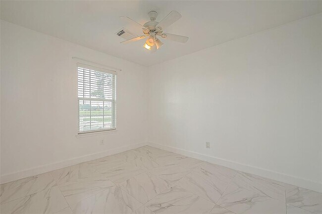 Building Photo - 20939 Young Meadows Way