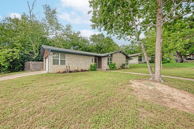 Building Photo - 6700 Kings Point