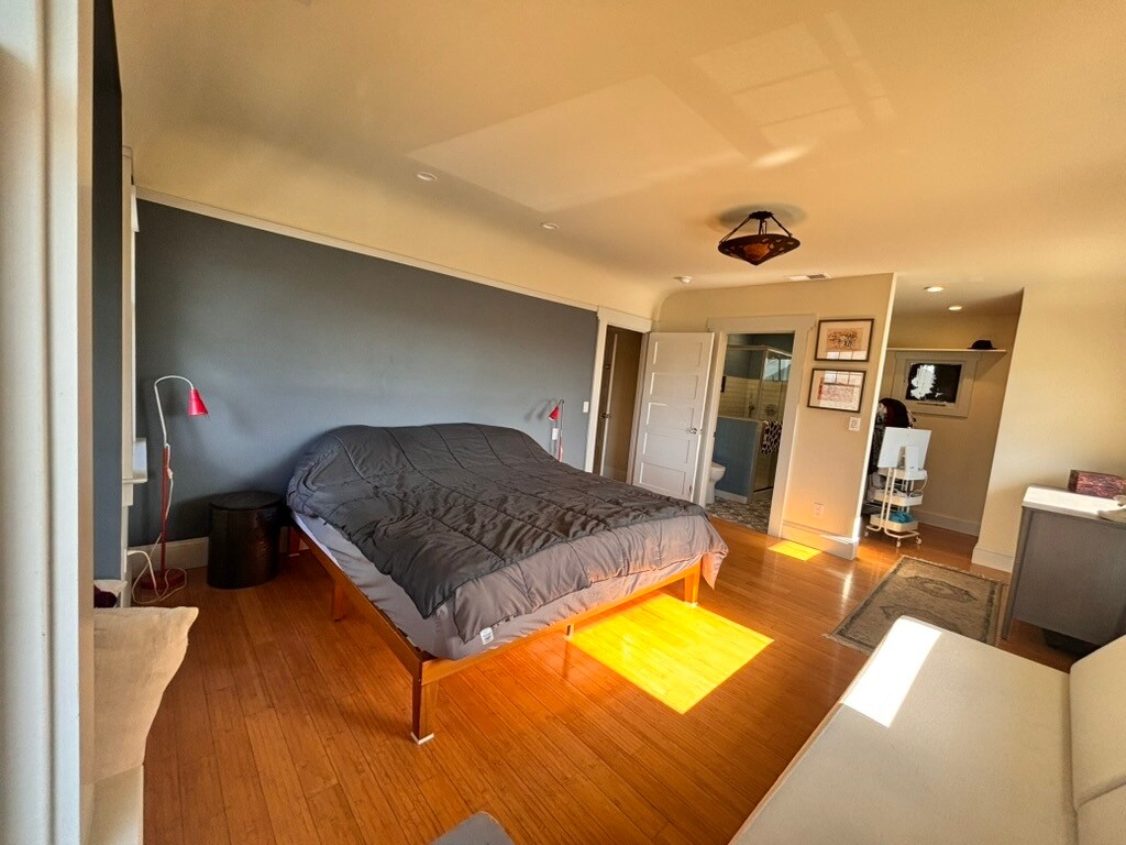 Building Photo - 238 Mather St