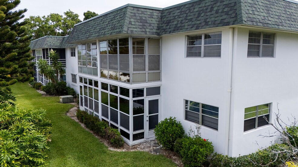 Building Photo - 2800 Indian River Blvd