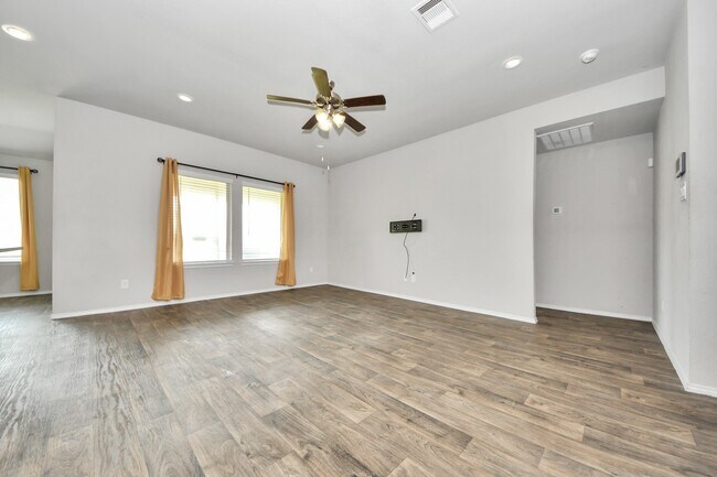 Building Photo - 23431 Harrow Fld Ln