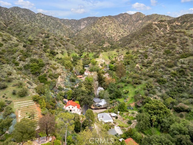 Building Photo - 850 Country Club Dr