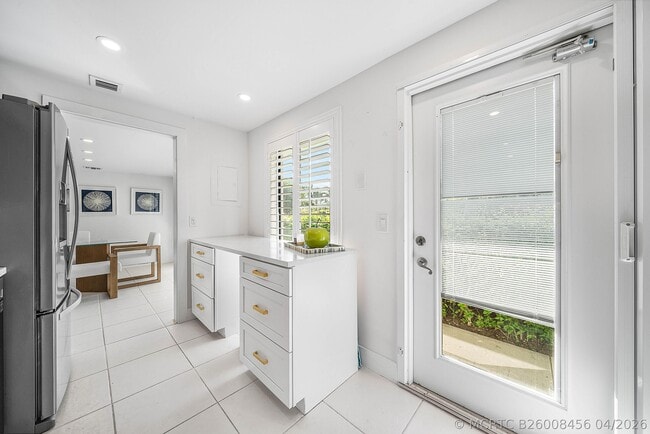 Building Photo - 4249 N Quail Ridge Dr