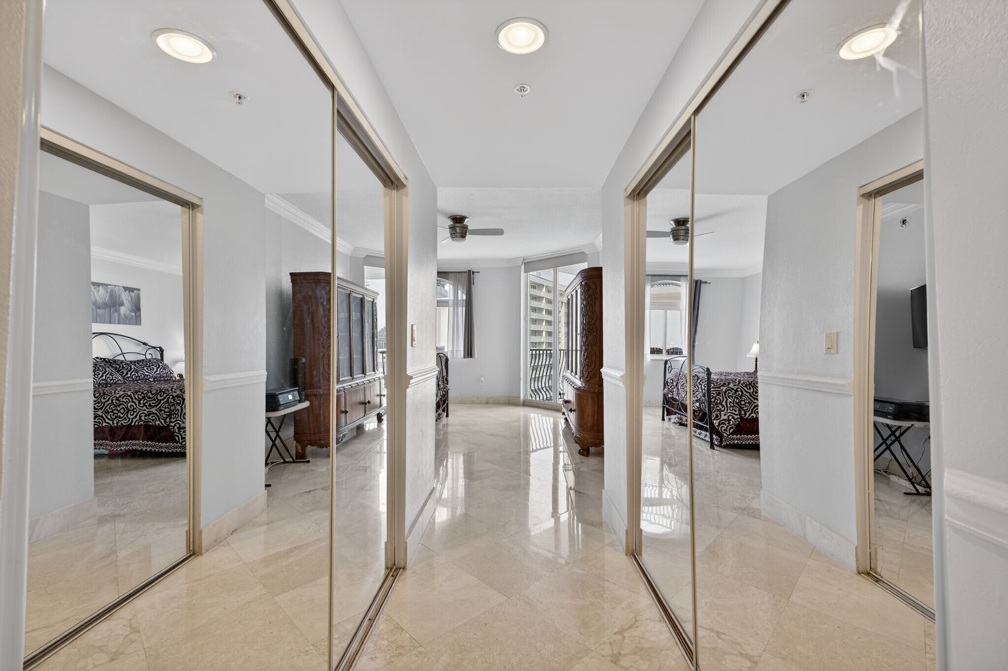 Building Photo - 100 S Birch Rd