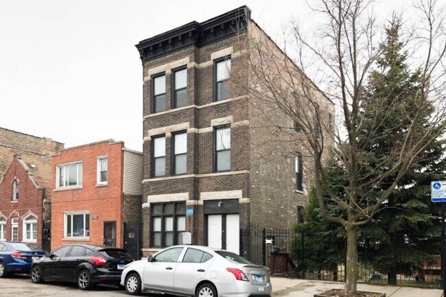 Primary Photo - 3 bedroom in CHICAGO IL 60608