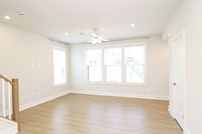 Building Photo - Pet-Friendly Brookhill Commons End-Unit Condo