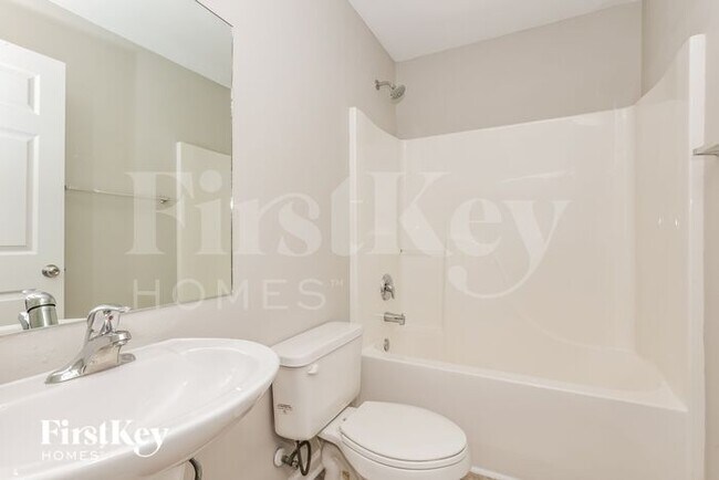 Building Photo - 869 Maricopa Dr