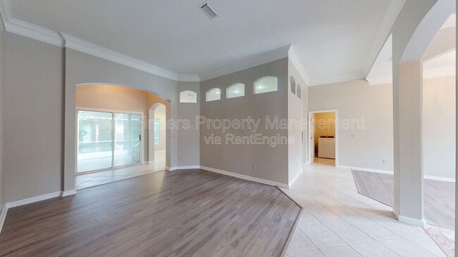 Building Photo - 11861 Lake Fern Dr