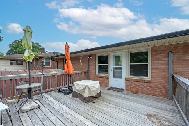 Building Photo - # Charming Greenville Home with Excellent ...