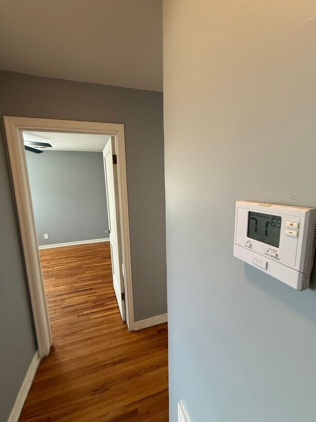 Building Photo - 638 S Woodlawn Blvd