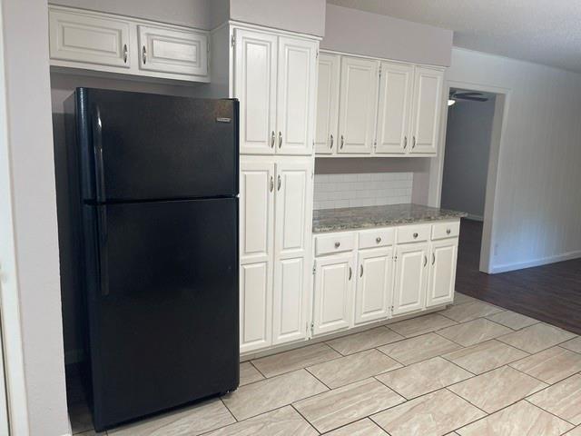 Building Photo - 2232 Shady Brook Dr