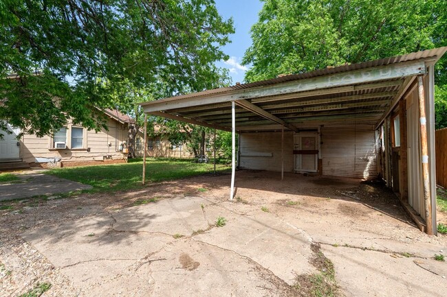 Building Photo - 1835 S 8th St