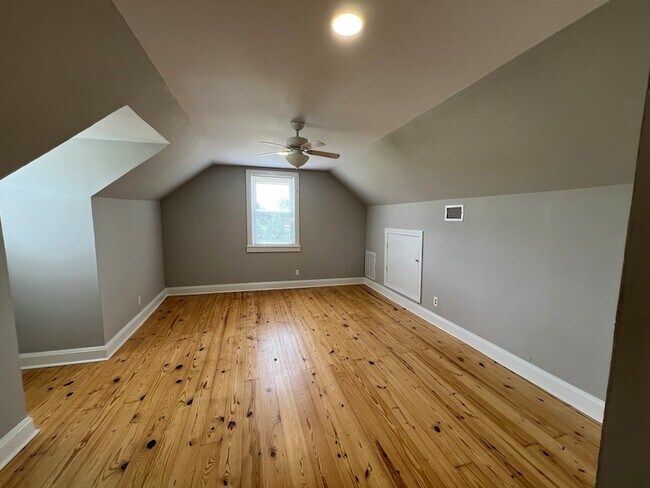 Building Photo - 2801 Lascassas Pike