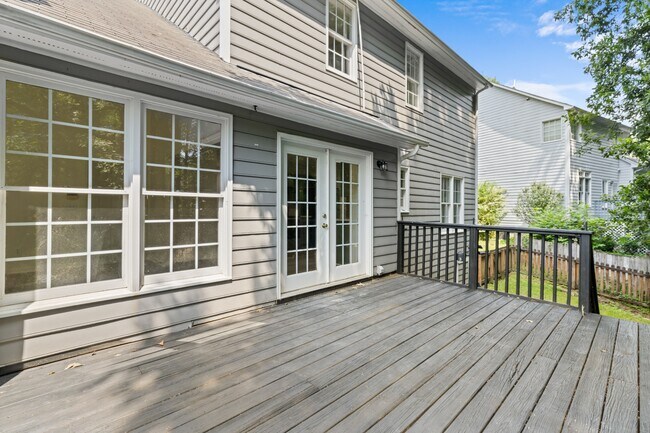 Building Photo - 6649 Speight Cir