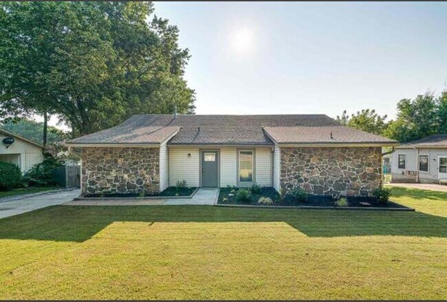Primary Photo - 3144 Sycamore View Rd