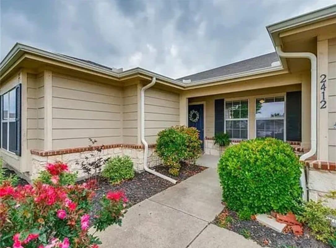 Building Photo - 2412 Grover Cleveland Dr