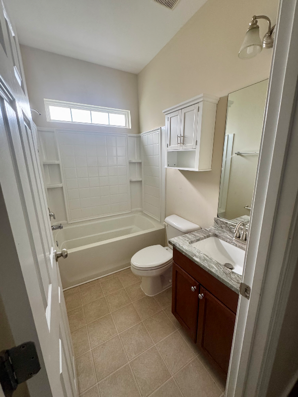 Building Photo - 168 Willow Point Cir