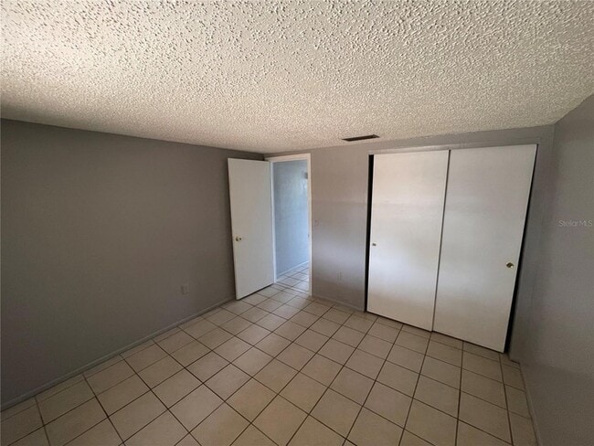 Building Photo - 4136 Shoreline Dr