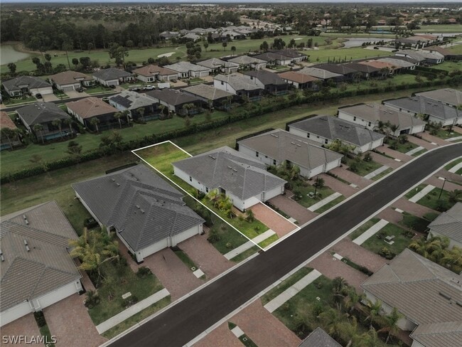 Building Photo - 2224 Dragonfruit Wy