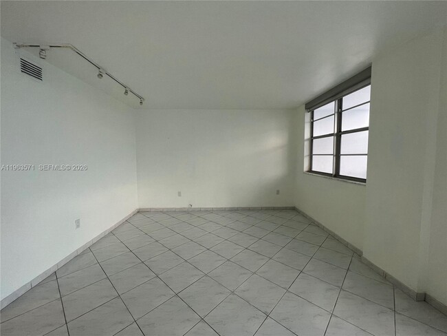 Building Photo - 5825 Collins Ave