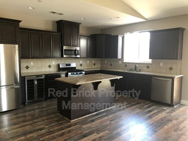 Building Photo - 4002 Cinnabar Ave