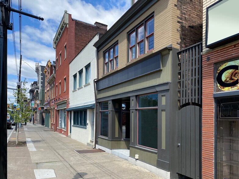 Building Exterior - 1819 E Carson St