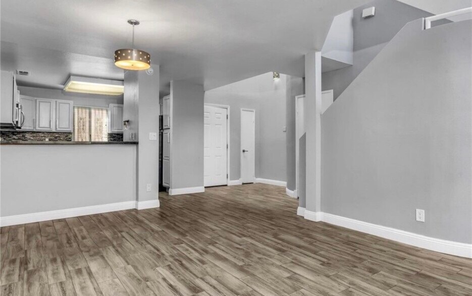 Building Photo - 6036 Hazelhurst Pl