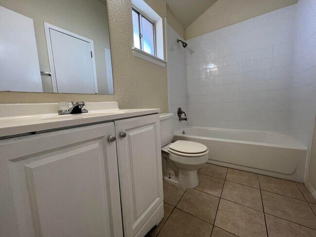 Building Photo - 11812 Tracy Austin Ln
