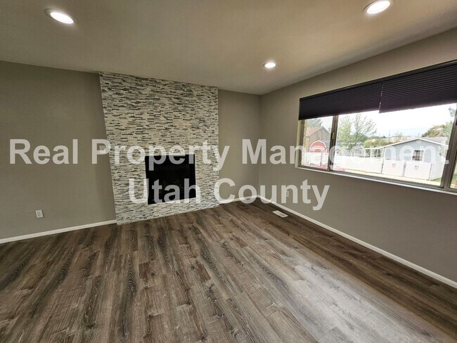 Building Photo - 1474 N 375 W