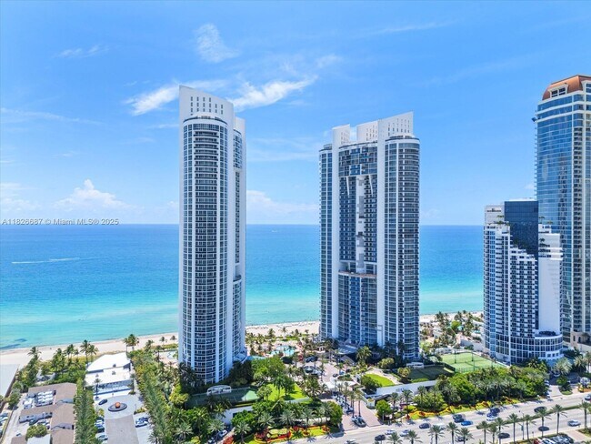 Building Photo - 18101 Collins Ave