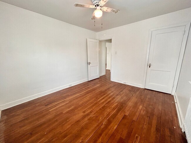 Building Photo - 126 Roselawn Ave