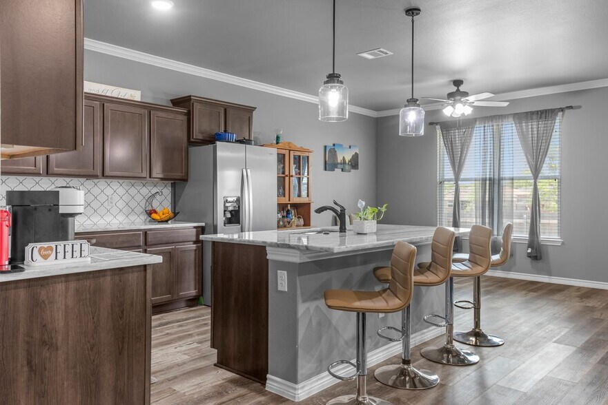 Building Photo - 2124 Blackhawk Lp