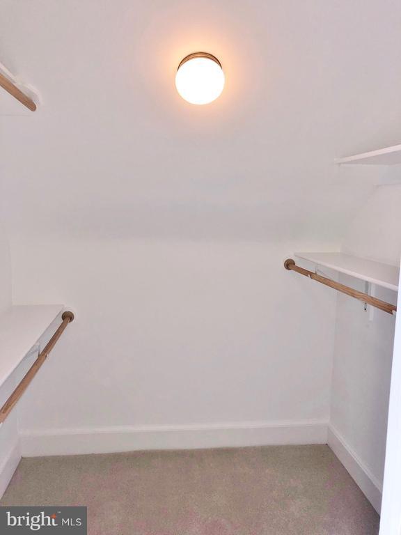 Building Photo - 5603 Chevy Chase Pkwy NW