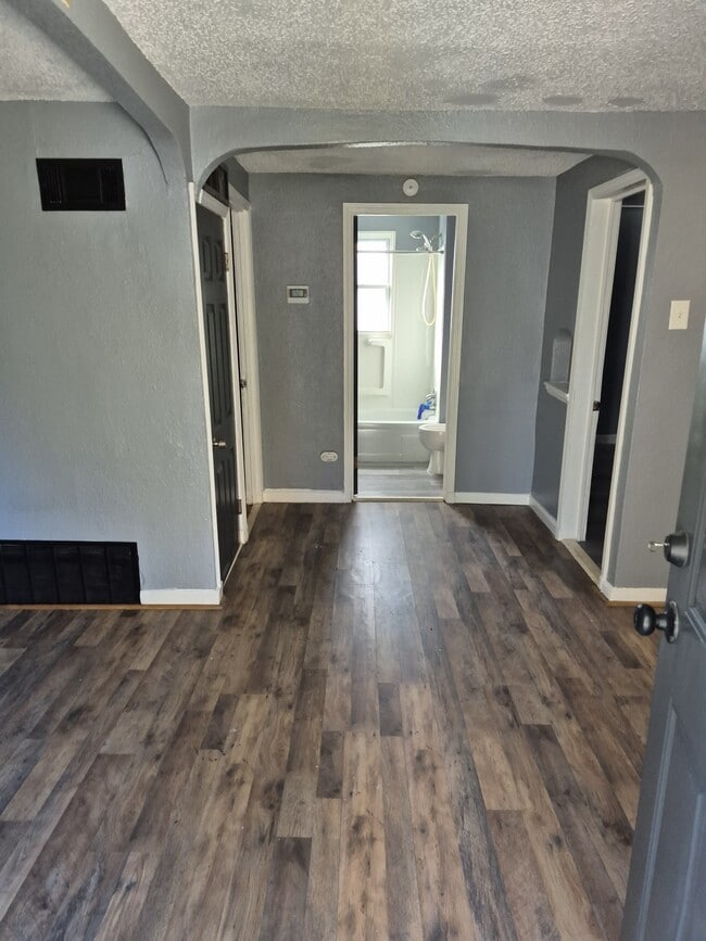 Building Photo - 6135 Emerald Ave