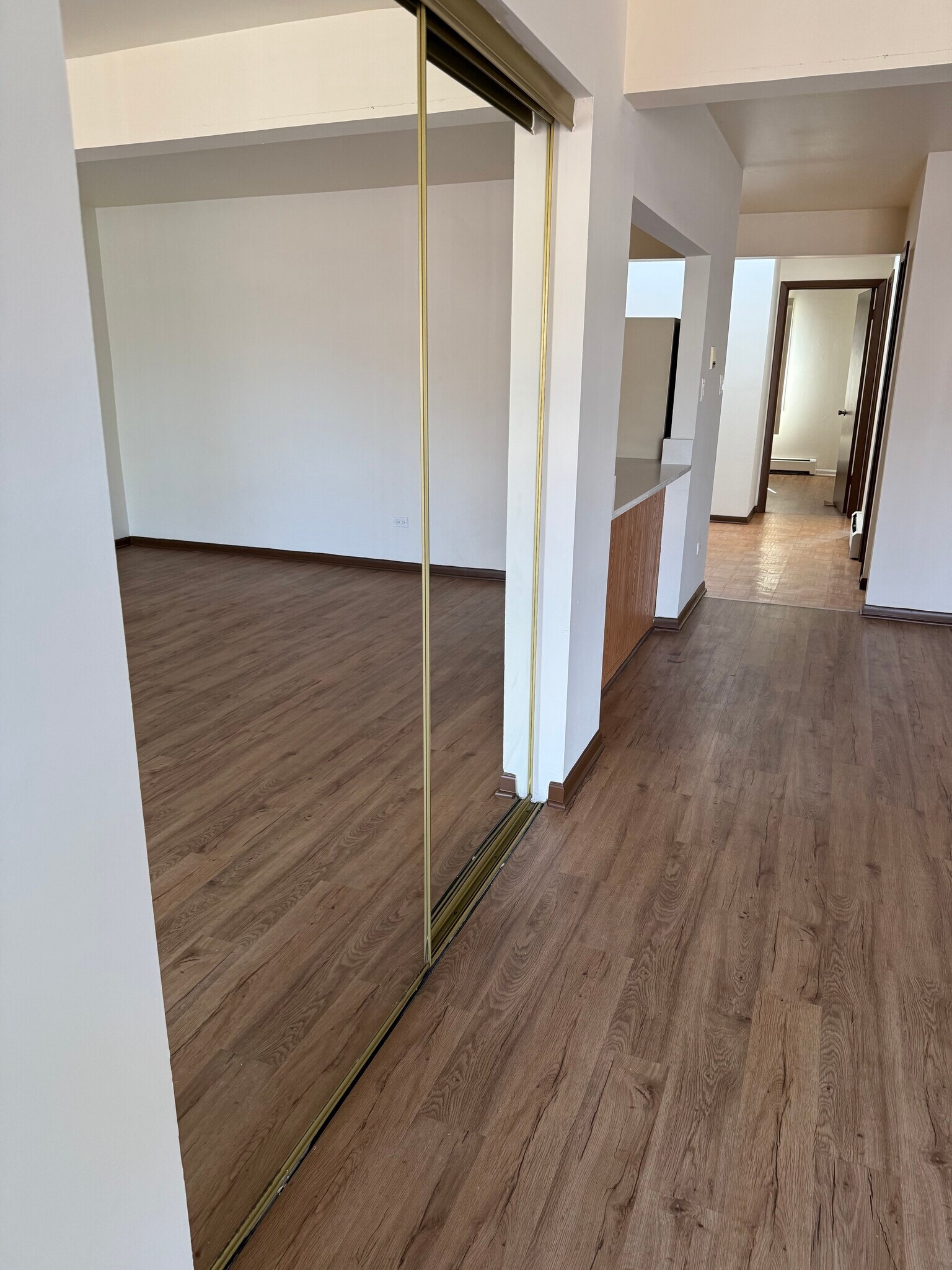 Building Photo - 490 Pleasant Run Dr