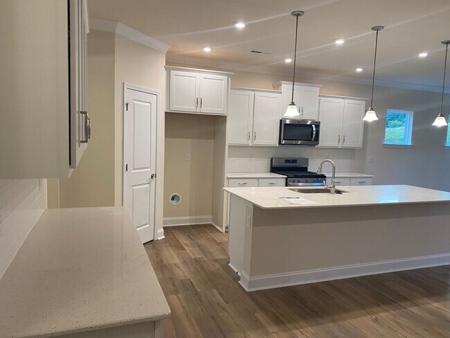 Building Photo - 19020 Yellow Birch Dr