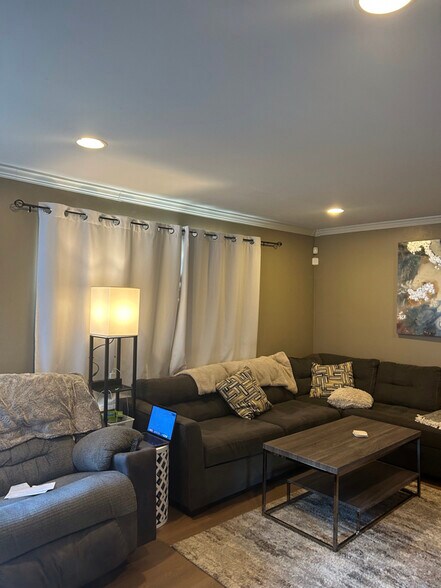 Building Photo - 14355 Trenton Rd