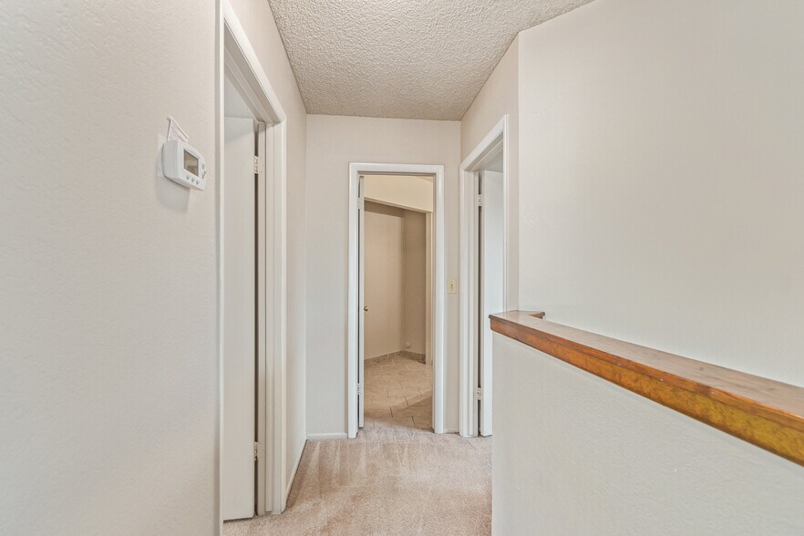 Building Photo - 518 E Wescott Dr