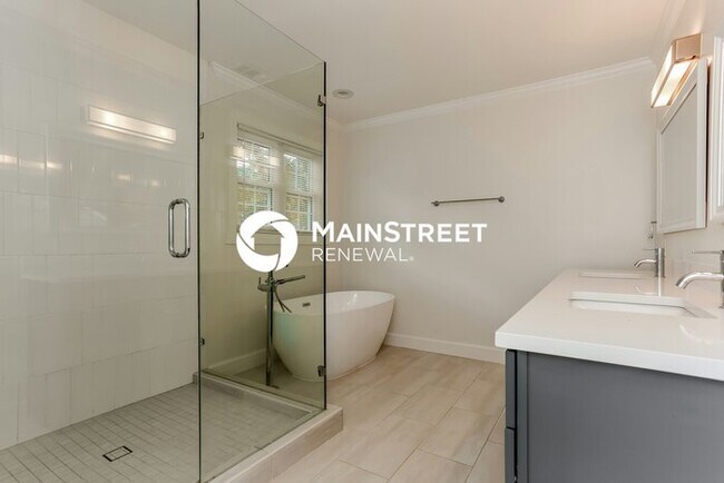 Building Photo - 4 Bedroom Pet-Friendly Home in Atlanta, GA with Main Street Renewal