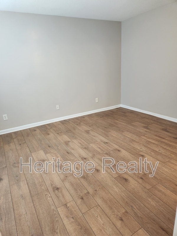 Building Photo - 4820 Poplar Crest Way