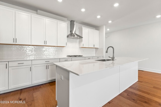 Building Photo - 306 Pilot St