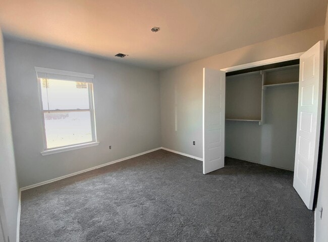 Building Photo - Stunning home for rent