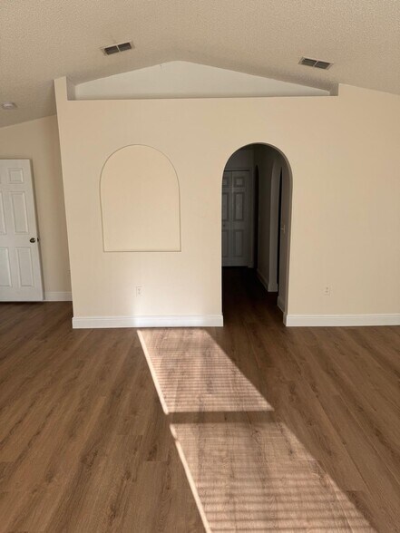 Building Photo - 11718 Pethrick Dr