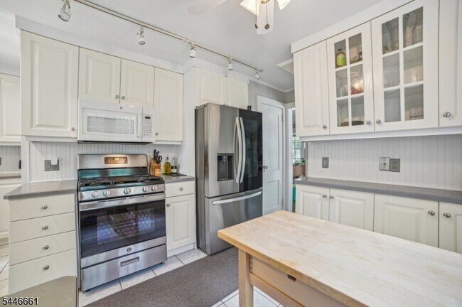Building Photo - 14 Edgewood Terrace