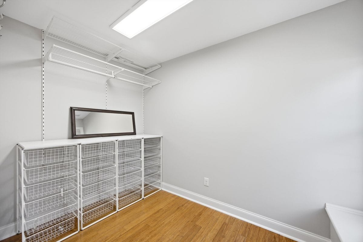Building Photo - 1 Fairhills Dr