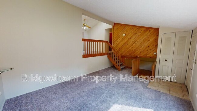 Building Photo - 2421 Bentree Ct