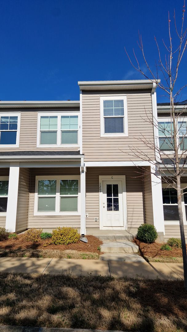 Building Photo - Brand New Townhome | 3 BR/2.5BA | 1-Car Garage | Near Downtown Mooresville