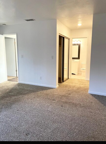 Building Photo - 1788 Long Barn Way